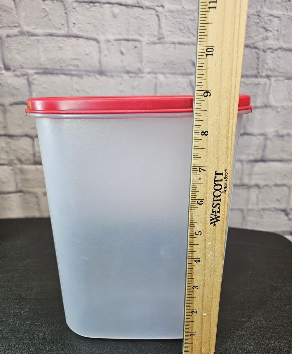Tupperware Modular Mates Pantry Storage Container 9.75 Cup 2.3L Red Lid Tall